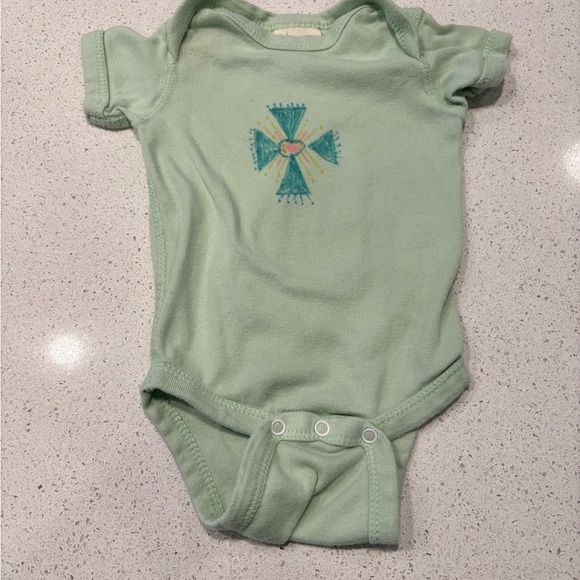 14 PIECE Newborn Bundle, Various Brands - Picture 8 of 13